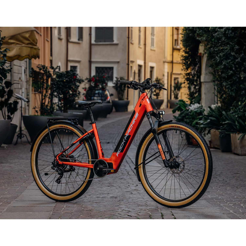 Superior Rock Machine Storm INT e90-29 Touring E-Bike Black / Orange